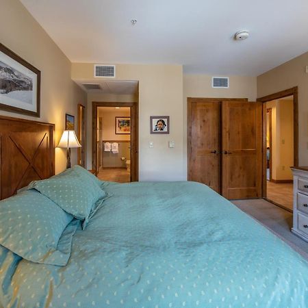 Two Bedroom Condo With Balcony Over Mountaineer Square - Just Steps From The Slopes! Condo كريستيد بات المظهر الخارجي الصورة
